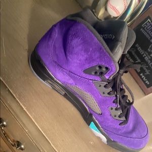 Selling the Jordan Purple 5s size 9/5 — legendary Jordan’s